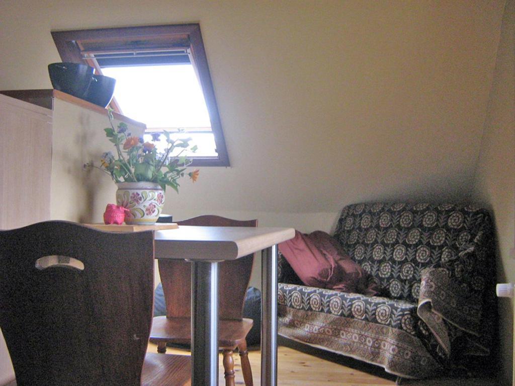 Guesthouse Kolibriehuys Nieuwkerke Стая снимка