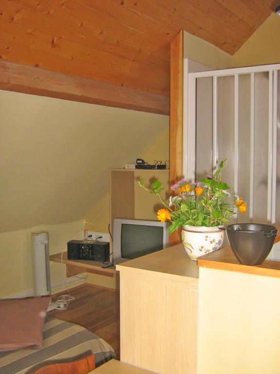 Guesthouse Kolibriehuys Nieuwkerke Стая снимка