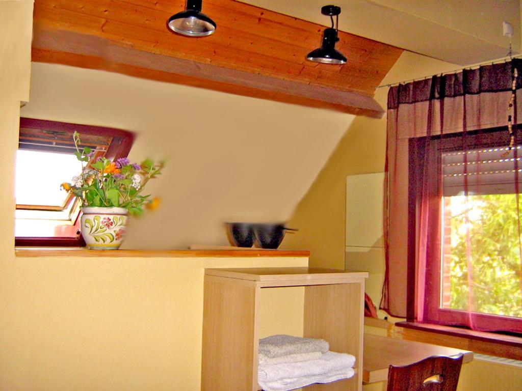 Guesthouse Kolibriehuys Nieuwkerke Стая снимка